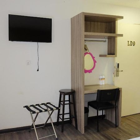 Natol Homestay - London Κουτσίνγκ Εξωτερικό φωτογραφία