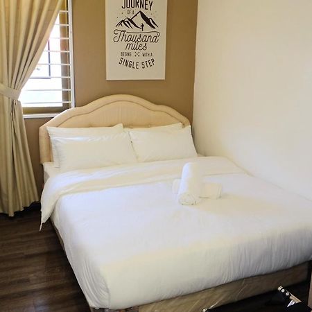 Natol Homestay - London Κουτσίνγκ Εξωτερικό φωτογραφία