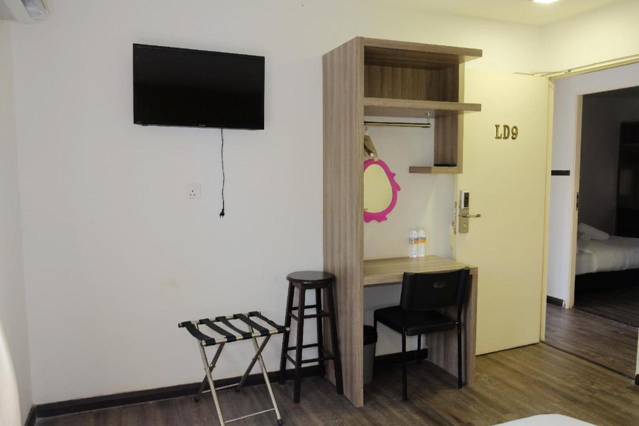 Natol Homestay - London Κουτσίνγκ Εξωτερικό φωτογραφία