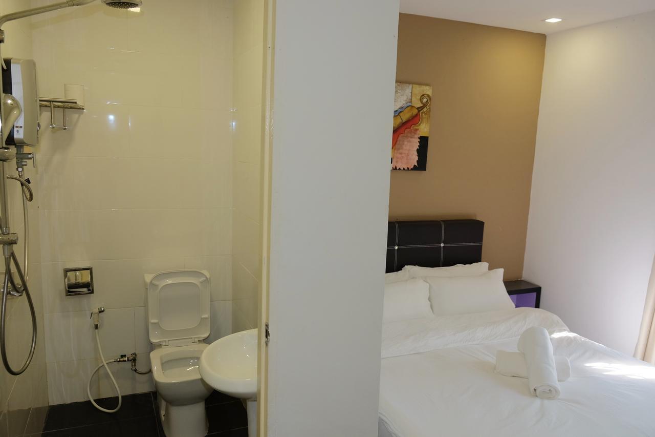 Natol Homestay - London Κουτσίνγκ Εξωτερικό φωτογραφία