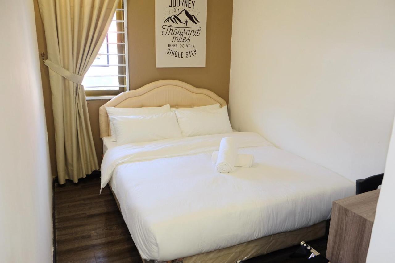 Natol Homestay - London Κουτσίνγκ Εξωτερικό φωτογραφία