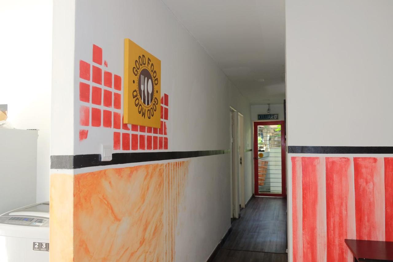 Natol Homestay - London Κουτσίνγκ Εξωτερικό φωτογραφία