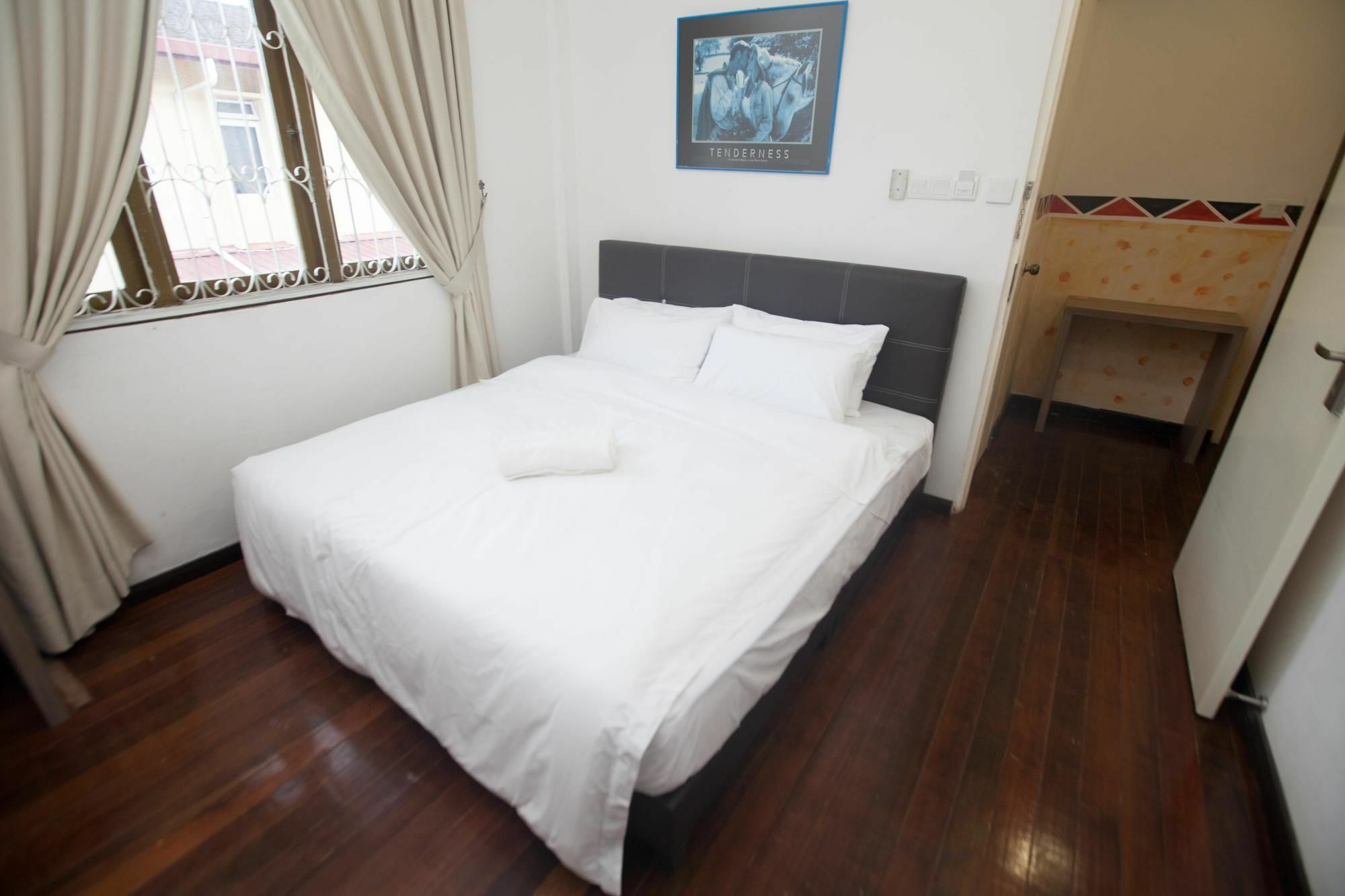 Natol Homestay - London Κουτσίνγκ Εξωτερικό φωτογραφία