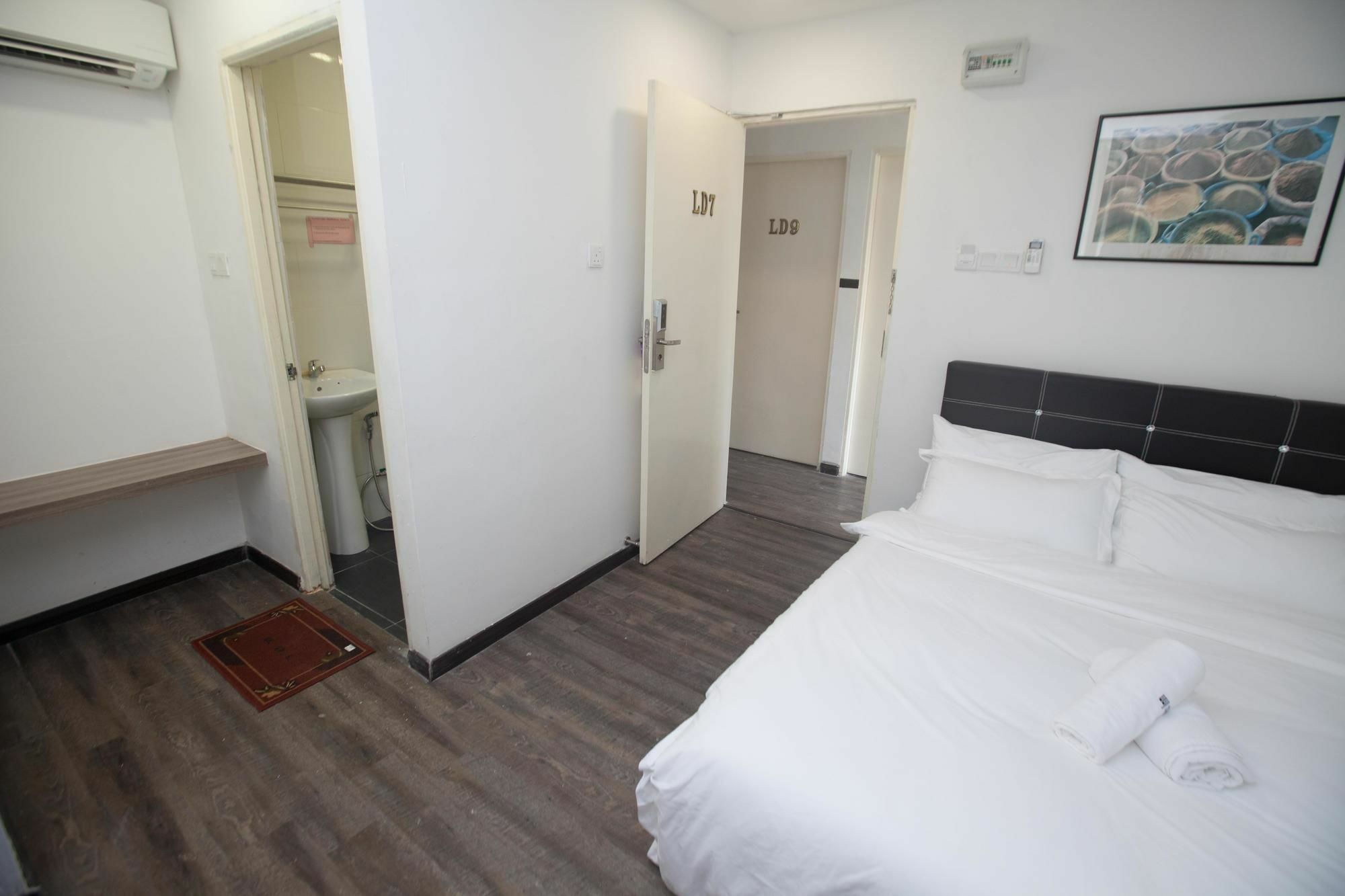 Natol Homestay - London Κουτσίνγκ Εξωτερικό φωτογραφία