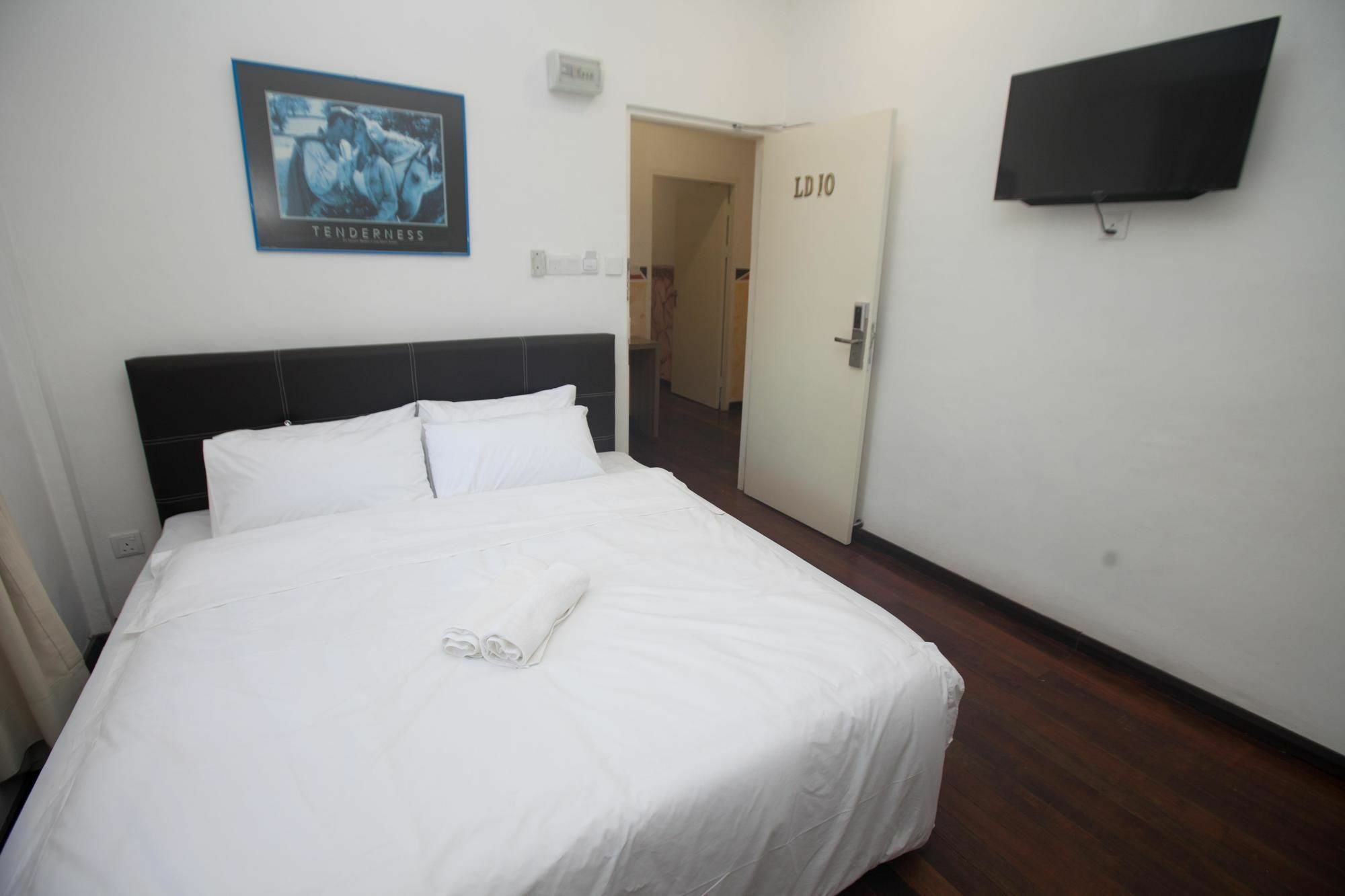 Natol Homestay - London Κουτσίνγκ Εξωτερικό φωτογραφία
