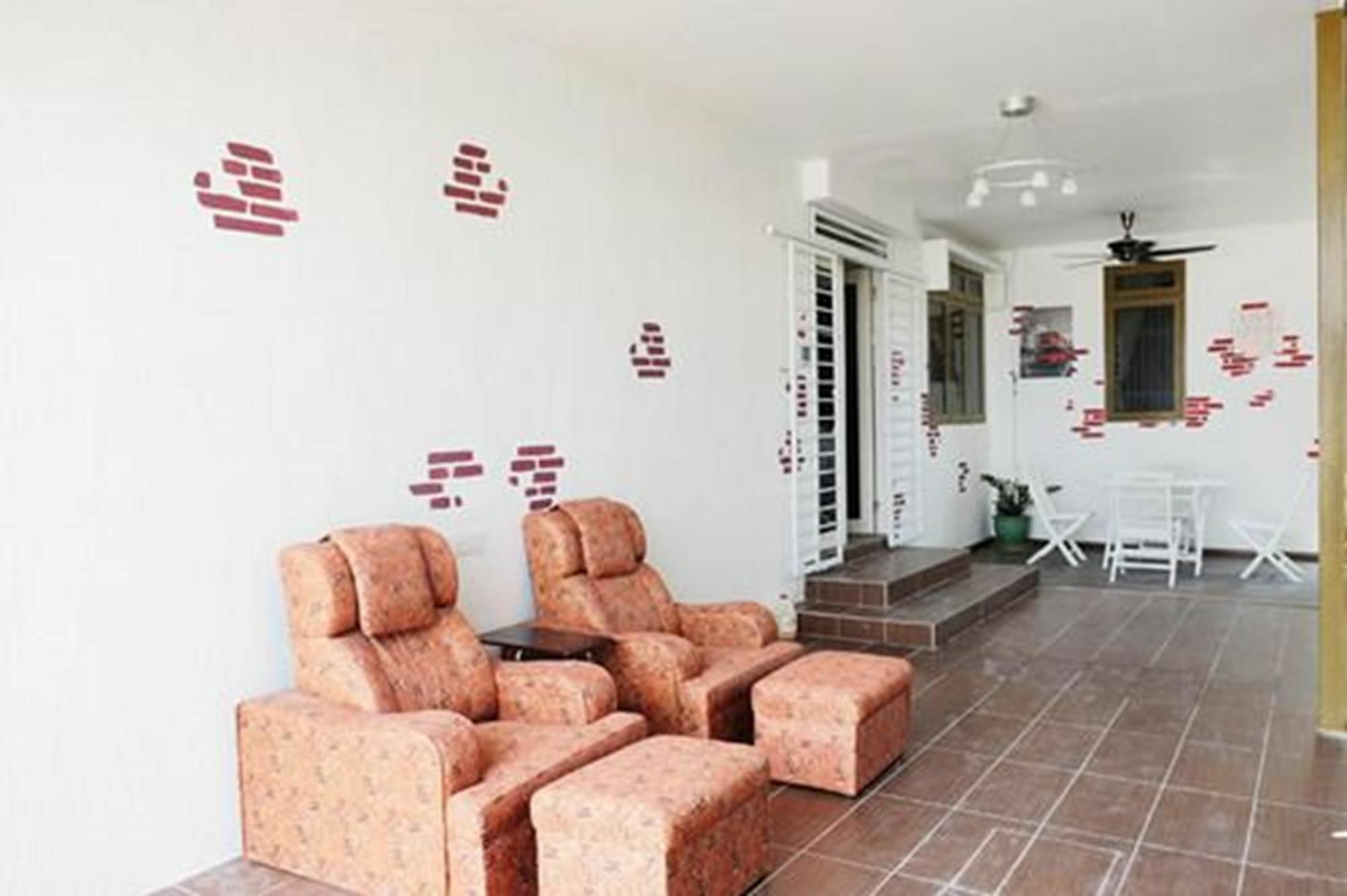 Natol Homestay - London Κουτσίνγκ Εξωτερικό φωτογραφία