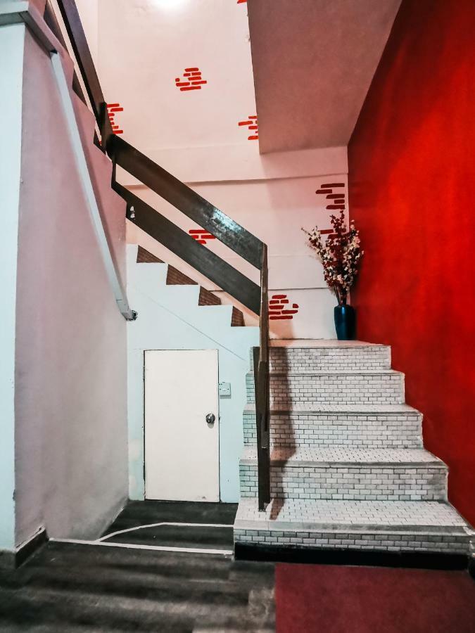 Natol Homestay - London Κουτσίνγκ Εξωτερικό φωτογραφία