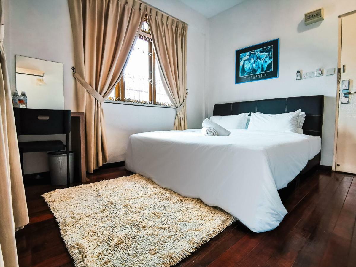 Natol Homestay - London Κουτσίνγκ Εξωτερικό φωτογραφία